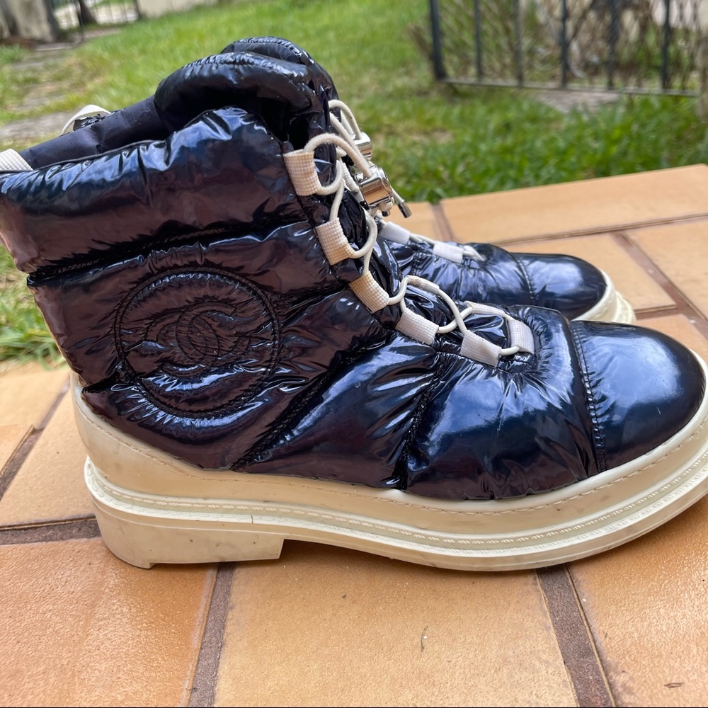 CHANEL Winter Boots US 8 - Picture 2 of 6